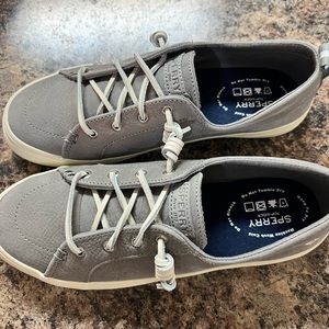 Womens Sperry light grey shoes. Size 8.5 New and never worn paid $80